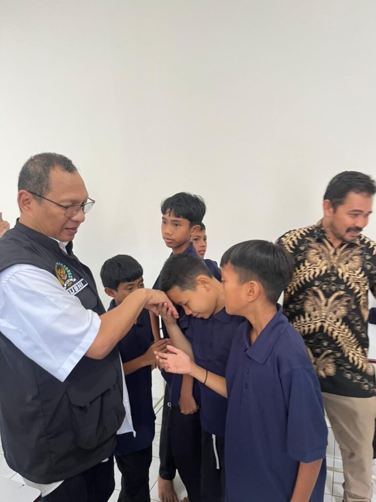 Husni Tinjau Sekolah Rakyat di Tebing Tinggi, Tegaskan Komitmen Pendidikan Kerakyatan 4 WhatsApp Image 2025 08 06 at 08.56.38 824b1d63