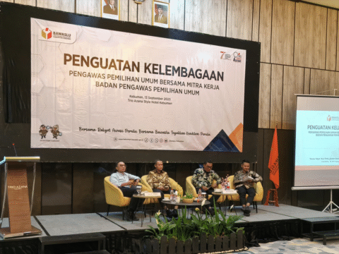 Azis dalam kegiatan Penguatan Kelembagaan Pengawas Pemilihan Umum Bersama Mitra Kerja Bawaslu di Kebumen Sabtu 1392025