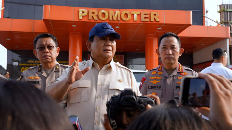Prabowo: Hak Demo Damai Dilindungi, Perusuh Akan Ditindak Tegas 4 Clean.00 04 58 10.Still001