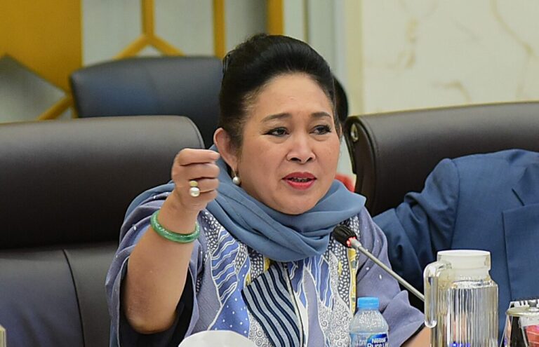 Titiek Soeharto Minta KKP Optimalkan Anggaran Rp13 Triliun untuk Program Strategis Kelautan dan Perikanan 4 Ketua Komisi IV DPR RI Siti Hediati Hariyadi dalam Rapat Kerja Komisi IV DPR RI dengan Wamen KKP di20250916193112