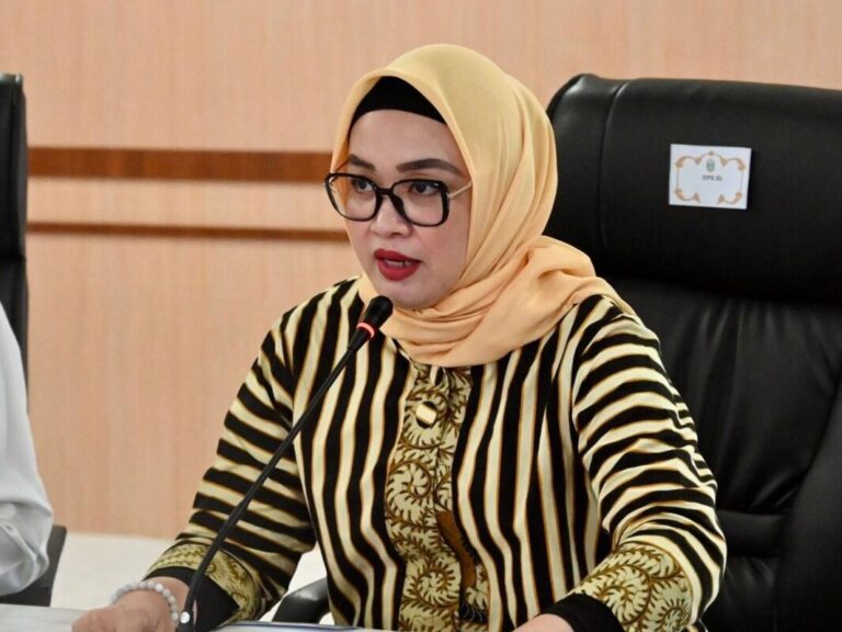 Fraksi Gerindra Desak Evaluasi MBG: Perbaiki Tata Kelola, Jangan Hilangkan Manfaat! 4 Wakil Ketua Komisi IX DPR RI Putih Sari saat memimpin Kunjungan Kerja Reses Komisi IX DPR RI di Pr20250417123733