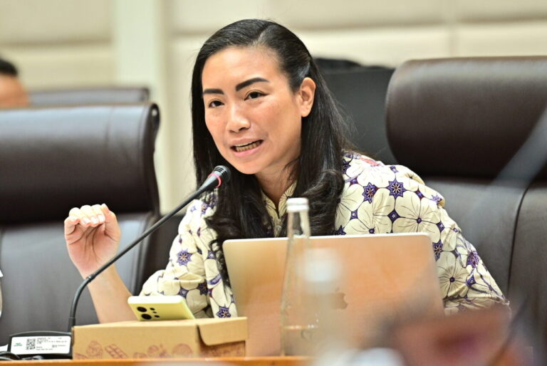 Rahayu Saraswati Tekankan Pengelolaan Sampah dan Keamanan Desa Wisata 4 Wakil Ketua Komisi VII DPR RI Rahayu Saraswati saat Komisi VII Raker dengan Menteri Perindustrian d20250903155938