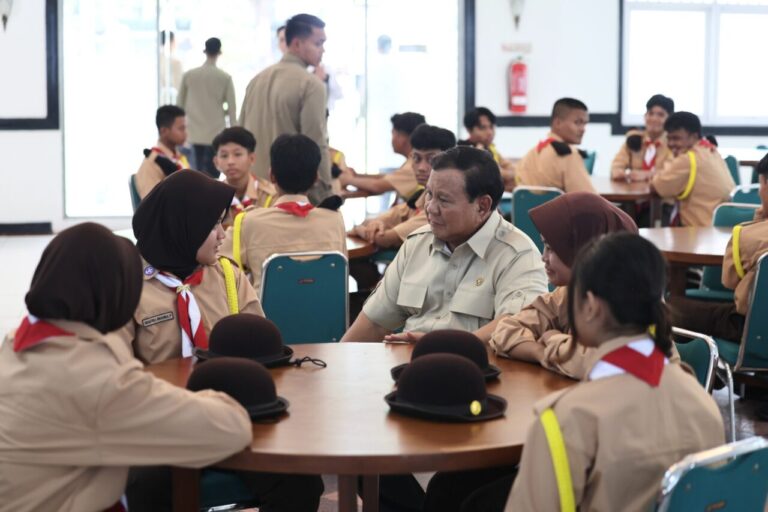 Prabowo Siap Resmikan 65 Sekolah Rakyat Baru di Oktober, Selamatkan Anak Putus Sekolah 4 WhatsApp Image 2025 09 12 at 09.26.11