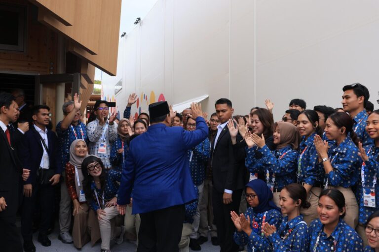 Momen Prabowo Disambut Diaspora di Paviliun Indonesia Osaka Expo 2025 4 WhatsApp Image 2025 09 20 at 19.53.56 9d35e2ae