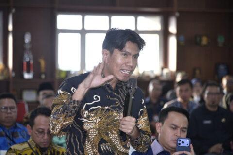 Bahtra Banong Dorong Daerah Otonomi Baru Tingkatkan Kemandirian Fiskal 6 Wakil Ketua Komisi II DPR RI Bahtra Banong saat pendalaman di pertemuan Kunjungan Kerja Reses Komisi20251005092933