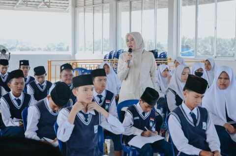 Kartika Sandra Desi Sosialisasikan Empat Pilar Kebangsaan di Sekolah Islam Sopiah 16 WhatsApp Image 2025 10 30 at 22.28.42 f01ad89e