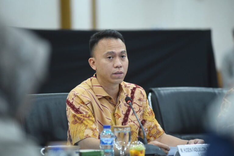 Anggota Komisi VI DPR Muhammad Husein Fadlulloh saat memimpin Tim Kunspek Komisi VI DPR mengunjungi 20251107170504 2