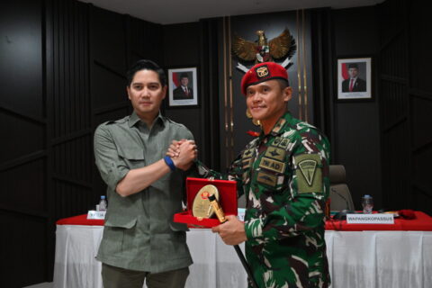Komisi I DPR RI Apresiasi Peran Strategis Kopassus, Janjikan Dukungan Peningkatan Kesejahteraan Prajurit 4 Wakil Ketua Komisi I DPR RI Budisatrio Djiwandono saat memimpin agenda Kunjungan Kerja Spesifik Komi20251106213451