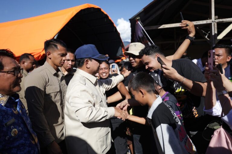Prabowo Pastikan Bantuan Rumah Rusak Pascabencana, Warga Padang Pariaman Sorak: Alhamdulillah! 4 WhatsApp Image 2025 12 02 at 11.23.26