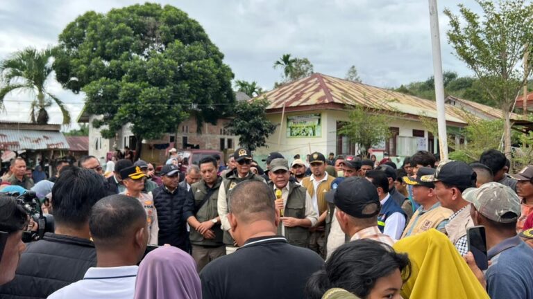 Ketua MPR RI Salurkan 5000 Paket Bantuan Sembako, Obat-Obatan, Hingga School Kit di Provinsi Aceh 4 WhatsApp Image 2025 12 13 at 16.04.13