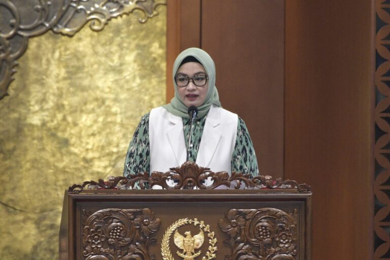 Komisi IX DPR RI Tetapkan Dewan Pengawas BPJS Kesehatan dan Ketenagakerjaan Periode 2026–2031 4 putih sari 1