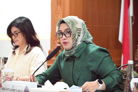 Wakil Ketua Komisi IX DPR RI Putih Sari dalam sambutannya ketika kunjungan kerja spesifik Komisi IX 20260416164014
