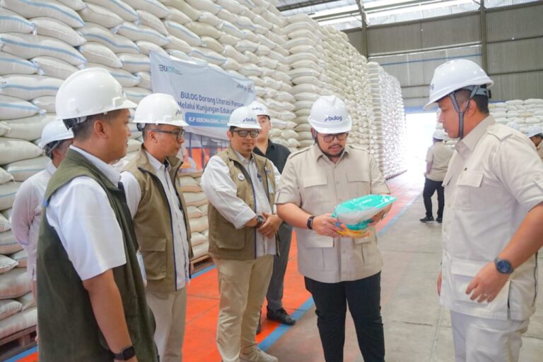 Maruf Mubarok Tinjau Gudang Bulog Malang, Nilai Serapan Gabah Petani Berjalan Optimal 4 maaruf