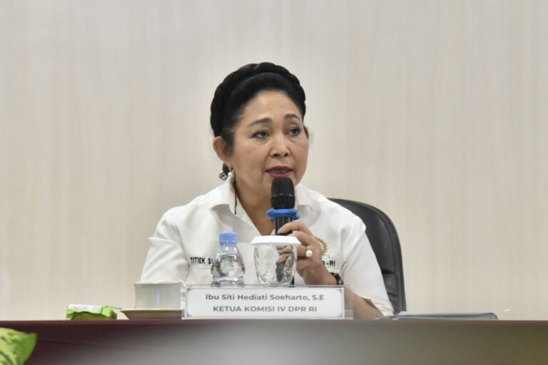 titiek 1