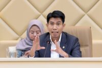 Komisi II DPR RI Dorong ATR/BPN dan PPAT Beri Kepastian Waktu Layanan Pertanahan 10 Wakil Ketua Komisi II DPR RI Bahtra Banong dalam RDP dan RDPU dengan Direktorat Jenderal Penetapan H20260707193749