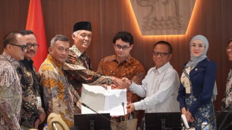 Fraksi Gerindra Terima Masukan Forum Koperasi Indonesia untuk Penguatan Revisi Undang-Undang Perkoperasian 18 WhatsApp Image 2026 07 02 at 14.46.40