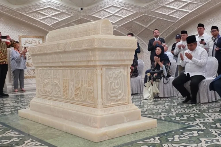 Ketua MPR Ahmad Muzani Tegaskan Peran Bung Karno dalam Membuka Akses Ziarah ke Makam Imam Bukhari 4 ahmad muzani