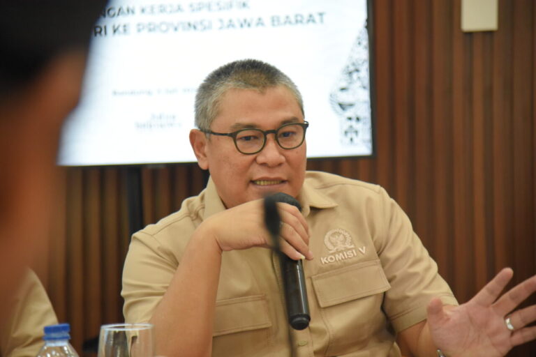 Danang Wicaksana Dorong Dukungan Pusat Percepat Penanganan Jalur Pantura Cikampek–Cirebon 4 danang