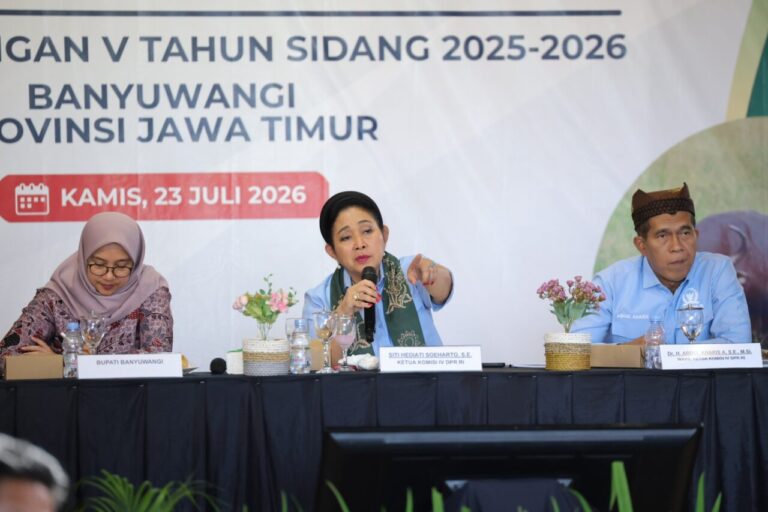 titiek 2