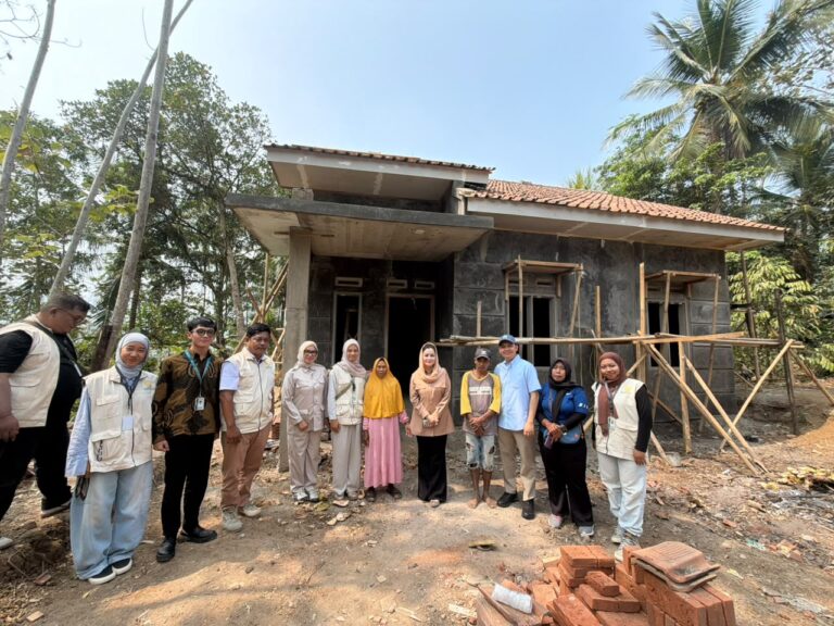 Tinjau Program BSPS di Cilacap, Novita Wijayanti Pastikan Rumah Layak Huni Tepat Sasaran 4 WhatsApp Image 2026 08 07 at 13.58.10