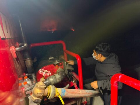 Rofiqi Turun Langsung Bantu Pemadaman Karhutla di Martapura hingga Dini Hari 20 WhatsApp Image 2026 08 26 at 11.58.24