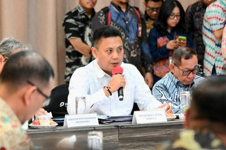 Tinjau Transportasi Sulsel, Komisi V DPR RI Minta Keselamatan dan Kepatuhan SOP 4 AIA