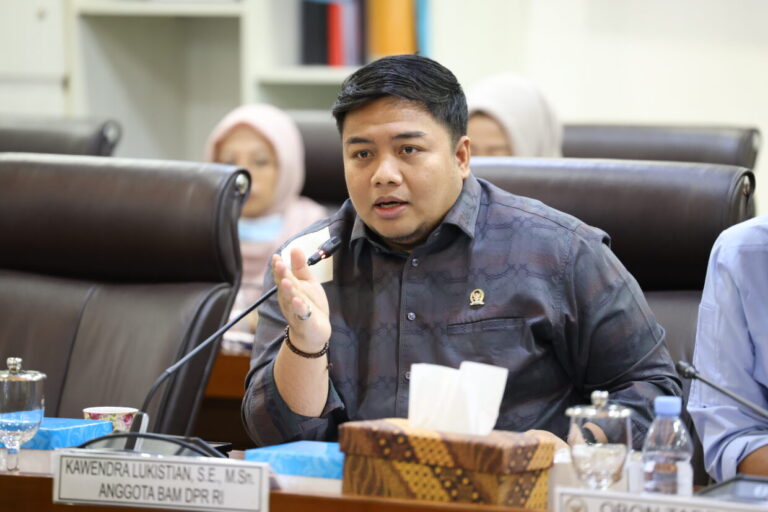 BAM DPR RI Terima Aduan Konflik Lahan Sungai Bungur, Kawendra Dorong Pendampingan Hukum 4 Anggota BAM DPR RI Kawendra Lukistian saat menghadiri agenda audiensi Pemuda Formas Muda Desa Sungai20260909170056