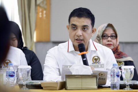 Komisi IX DPR RI Soroti Tingginya Pemulangan PMI Nonprosedural dari Kalimantan Barat 26 Anggota Komisi IX DPR RI Ade Rezki Pratama mengikuti Kunjungan Kerja Spesifik Komisi IX DPR RI di Po20260926194741