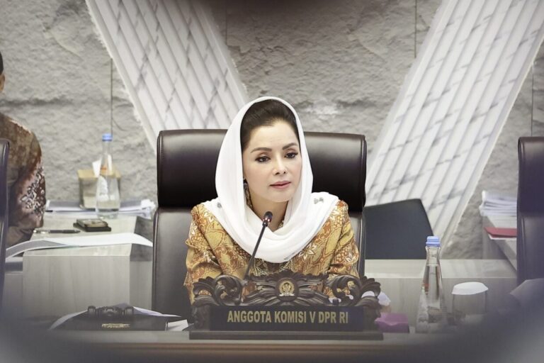 Novita Wijayanti Siap Kawal Pembangunan SPAM Rawalo di Banyumas 4 Anggota Komisi V DPR RI Novita Wijayanti saat menerima audiensi Komisi III DPRD Kabupaten Banyumas d20260925081640