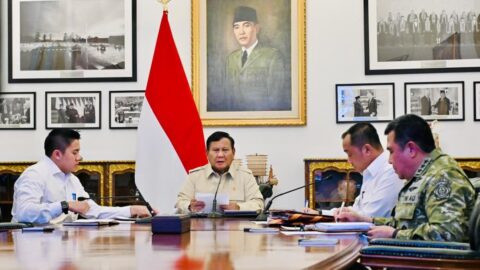 Prabowo Siapkan Kapal Induk Pertama RI Jadi Pangkalan Helikopter untuk Percepat Penanganan Bencana 20 BPMI Setpres Laily Rachev