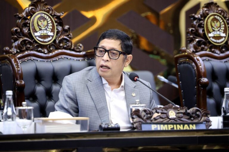 Ketua Baleg DPR RI Bob Hasan dalam Rapat Pleno Pembahasan Rancangan Jadwal Pembahasan RUU oleh BAMUS20260910192043