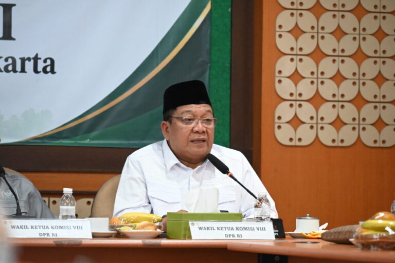 Komisi VIII DPR RI Dorong Penguatan Kesejahteraan dan Fasilitas Pesantren di DIY 4 Wakil Ketua Komisi VIII DPR RI Abdul Wachid saat memimpin Kunjungan Kerja Spesifik ke DIY yang berl20260925141949