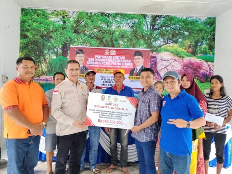 H. M. Husni Salurkan Bantuan BBR Kemensos untuk Warga Deli Serdang 4 WhatsApp Image 2026 09 15 at 16.47.22