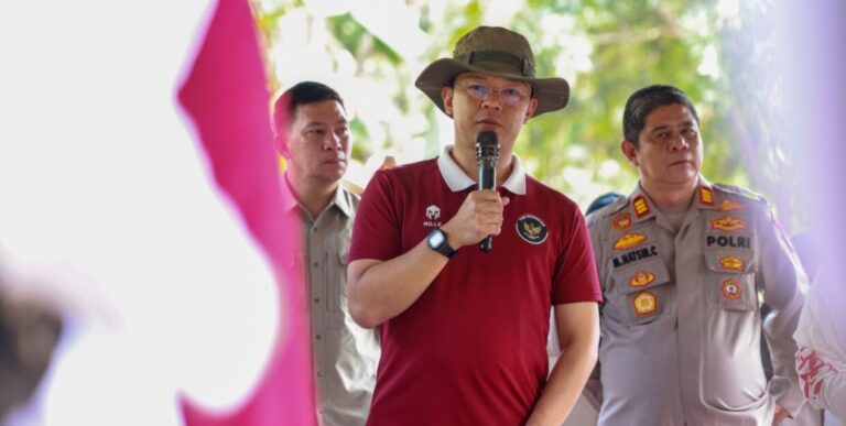 Dukung Program ASRI Presiden Prabowo, Sekjen Gerindra Pimpin Kader Tanam Pohon hingga Bersihkan Sungai 4 WhatsApp Image 2026 09 21 at 11.48.00