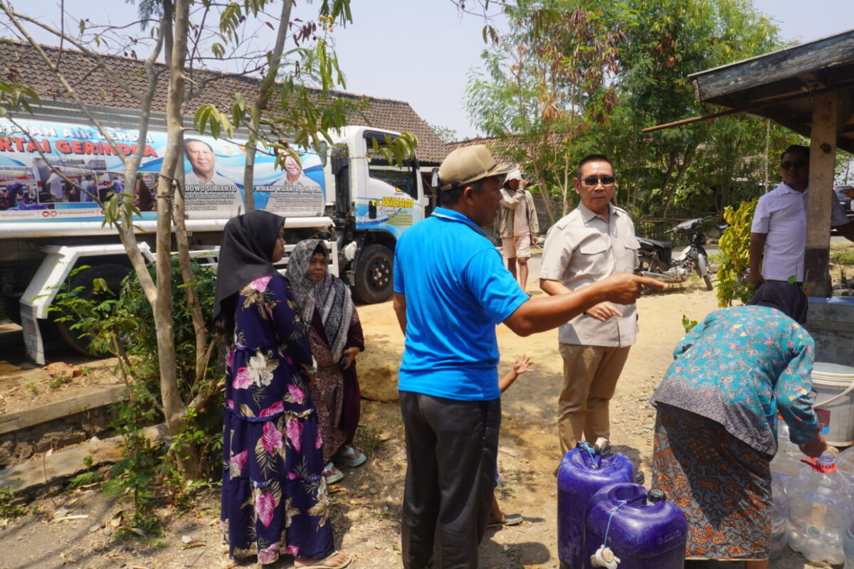Wihadi Wijanto Salurkan Bantuan Air Bersih untuk Warga Jatisari Tuban 4 DSC03215