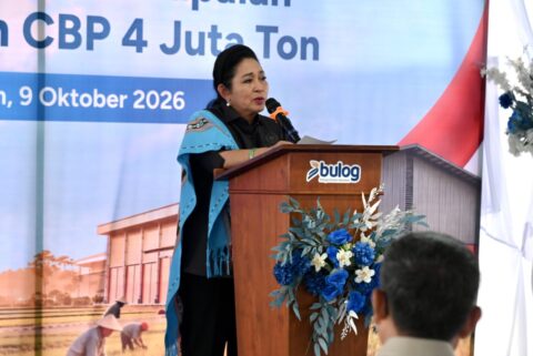 Tinjau Gudang Bulog di Ambon, Titiek Soeharto Pastikan Stok dan Kualitas Beras Aman 26 Ketua Komisi IV DPR RI Siti Hediati Soeharto saat memimpini Kunjungan Kerja Reses Komisi IV DPR RI m20261010061640