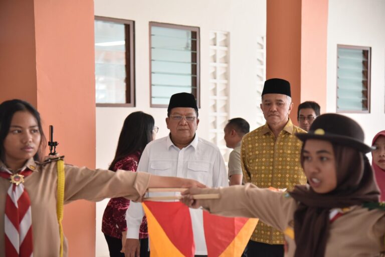Wakil Ketua Komisi VIII Abdul Wachid saat melakukan pertemuan dengan para stakeholder di Aula Sekol20261004103452