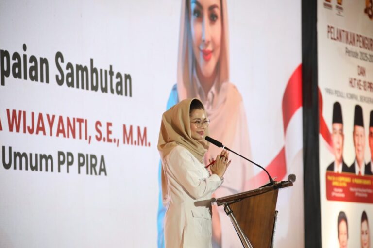 Resmi Dilantik Jadi Ketua Umum PIRA, Novita Wijayanti Ajak Kader Perkuat Kerja Nyata untuk Masyarakat 4 WhatsApp Image 2026 10 13 at 21.53.53 1